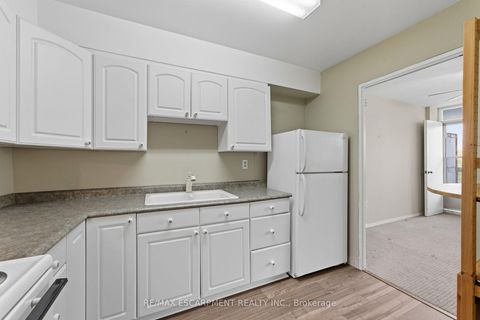 Photo 12 at 305 - 2263 Marine Drive, BR Bronte, Oakville