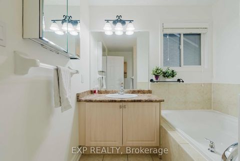 Photo 33 at 120 Portage Avenue, Oak Ridges, Richmond Hill