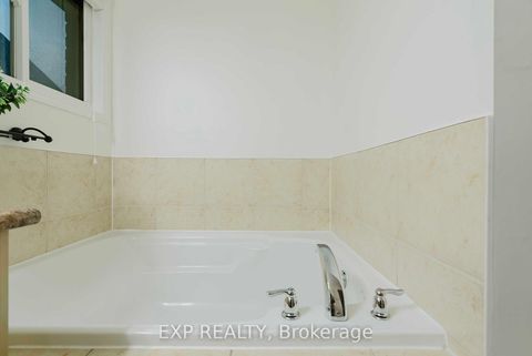 Photo 34 at 120 Portage Avenue, Oak Ridges, Richmond Hill