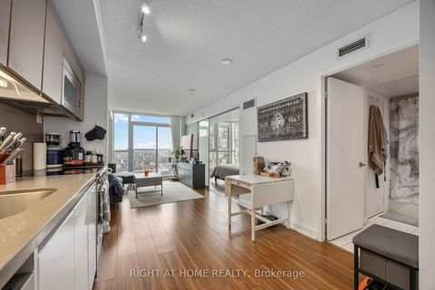 Photo 14 at 4109 - 85 Queens Wharf Road, Waterfront Communities C1, Toronto