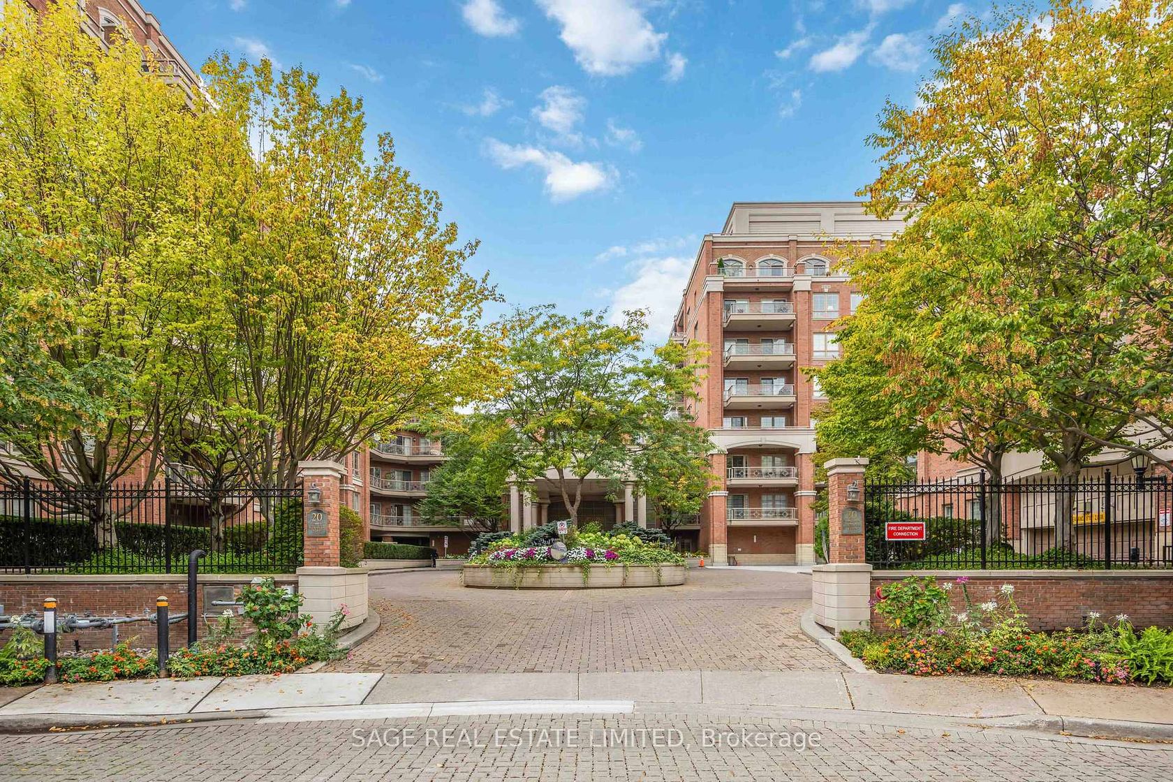 212 - 20 Burkebrook Place, York Mills, Toronto 
