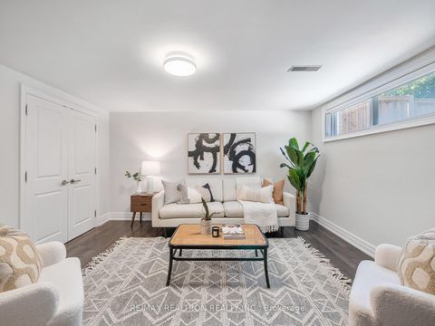 Photo 31 at 10 Terrydale Drive, Bathurst Manor, Toronto