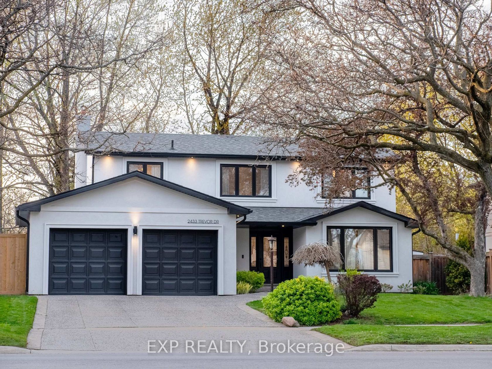 2433 Trevor Drive, WO West, Oakville by Loree Meneguzzi Real Estate 2433 Trevor Drive, WO West, Oakville