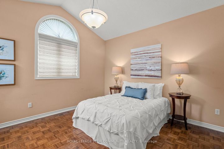 Photo 13 at 29 Cliveden Place, Berczy, Markham