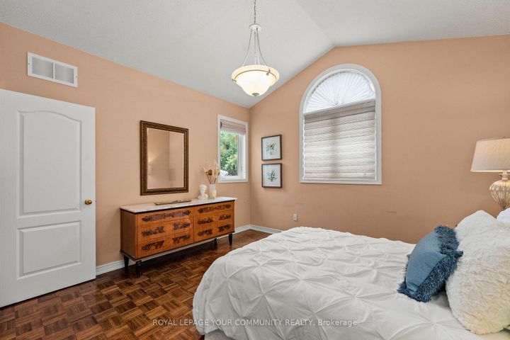 Photo 15 at 29 Cliveden Place, Berczy, Markham