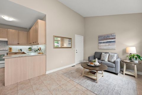Photo 11 at 29 Cliveden Place, Berczy, Markham