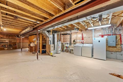 Photo 20 at 29 Cliveden Place, Berczy, Markham