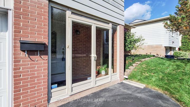 Photo 2 at 148 Cliffwood Road, Hillcrest Village, Toronto