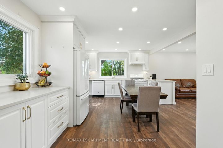 Photo 13 at 293 Regional Rd 20, Rural Stoney Creek, Hamilton