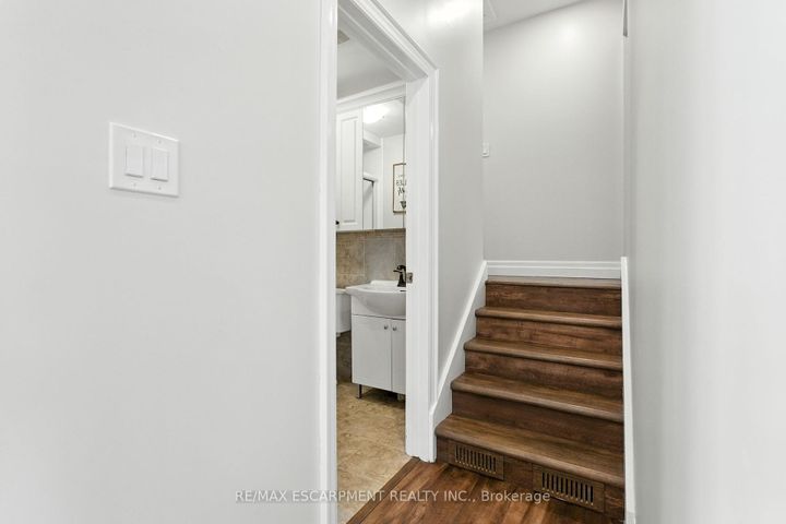 Photo 17 at 293 Regional Rd 20, Rural Stoney Creek, Hamilton