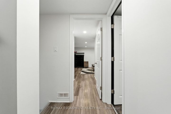 Photo 25 at 293 Regional Rd 20, Rural Stoney Creek, Hamilton