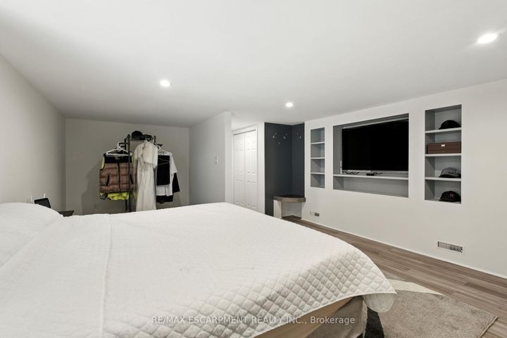 Photo 29 at 293 Regional Rd 20, Rural Stoney Creek, Hamilton