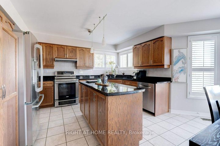 Photo 11 at 2109 Berwick Drive, Rose, Burlington