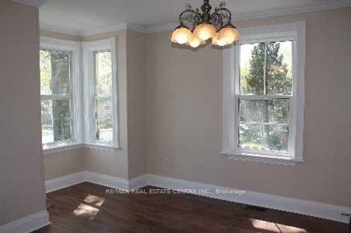 Photo 5 at 33 King Street, Georgetown, Halton Hills