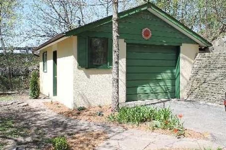 Photo 6 at 33 King Street, Georgetown, Halton Hills