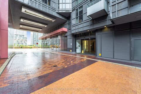 Photo 2 at 821 - 560 Front Street W, Waterfront Communities C1, Toronto