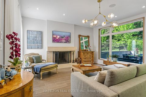 Photo 1 at 35 Worthington Crescent, Swansea, Toronto