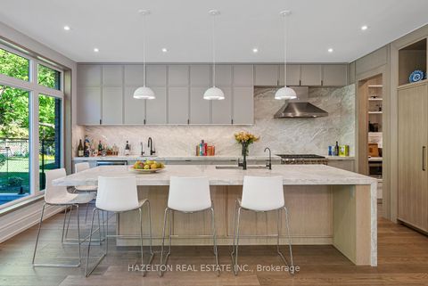 Photo 3 at 35 Worthington Crescent, Swansea, Toronto