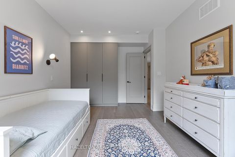 Photo 14 at 35 Worthington Crescent, Swansea, Toronto