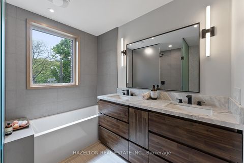 Photo 20 at 35 Worthington Crescent, Swansea, Toronto