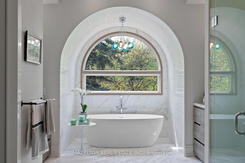 Photo 25 at 35 Worthington Crescent, Swansea, Toronto