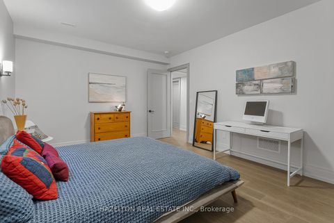 Photo 32 at 35 Worthington Crescent, Swansea, Toronto