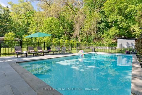 Photo 36 at 35 Worthington Crescent, Swansea, Toronto