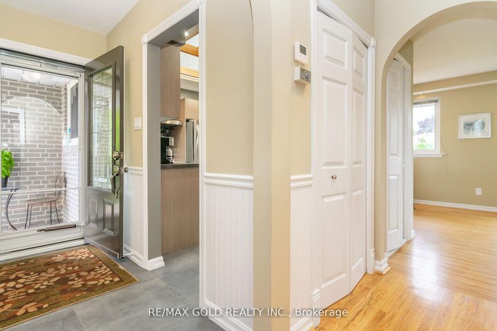 Photo 6 at 36 Alderbury Crescent, Avondale, Brampton