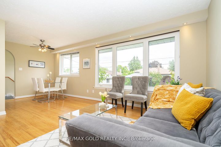 Photo 11 at 36 Alderbury Crescent, Avondale, Brampton