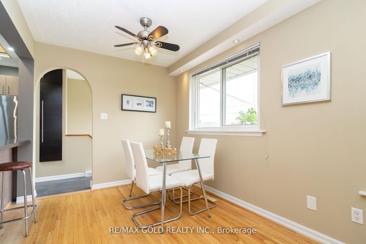 Photo 12 at 36 Alderbury Crescent, Avondale, Brampton
