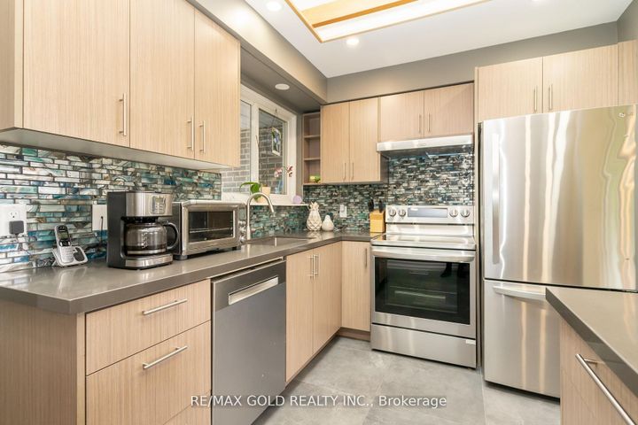 Photo 14 at 36 Alderbury Crescent, Avondale, Brampton