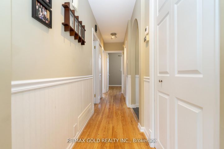 Photo 19 at 36 Alderbury Crescent, Avondale, Brampton