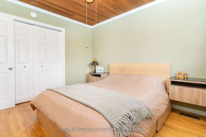 Photo 21 at 36 Alderbury Crescent, Avondale, Brampton