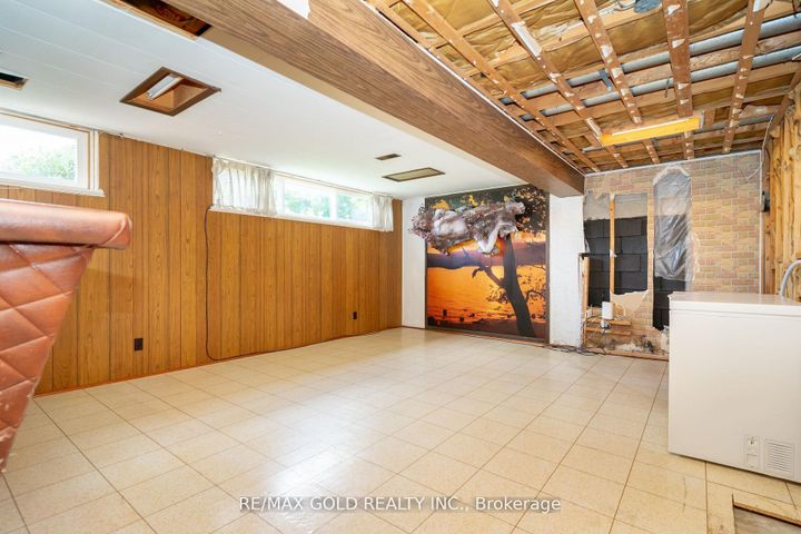 Photo 28 at 36 Alderbury Crescent, Avondale, Brampton