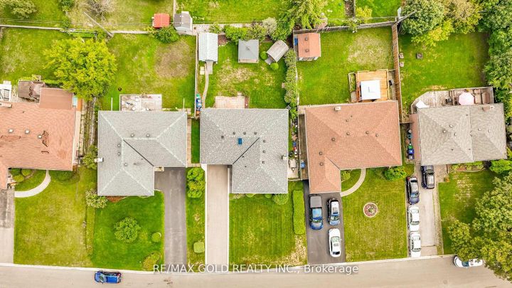 Photo 39 at 36 Alderbury Crescent, Avondale, Brampton