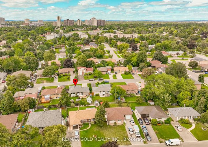 Photo 44 at 36 Alderbury Crescent, Avondale, Brampton