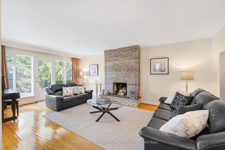 Photo 1 at 12 Feldbar Court, Willowdale East, Toronto