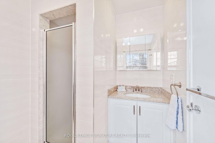 Photo 17 at 12 Feldbar Court, Willowdale East, Toronto