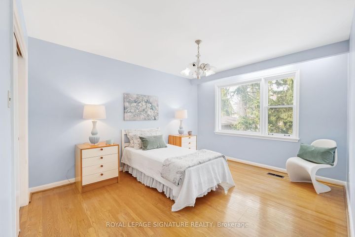 Photo 18 at 12 Feldbar Court, Willowdale East, Toronto