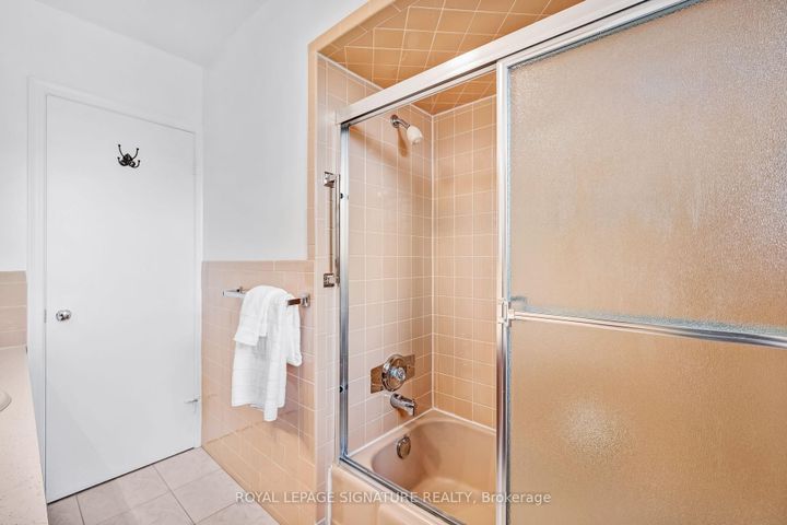 Photo 24 at 12 Feldbar Court, Willowdale East, Toronto