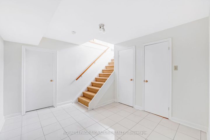 Photo 25 at 12 Feldbar Court, Willowdale East, Toronto