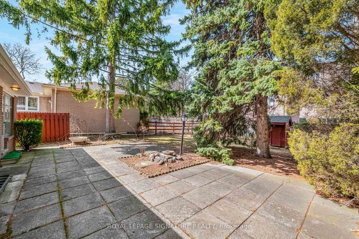 Photo 28 at 12 Feldbar Court, Willowdale East, Toronto