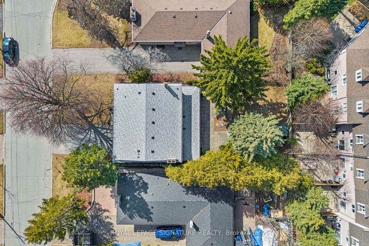 Photo 34 at 12 Feldbar Court, Willowdale East, Toronto