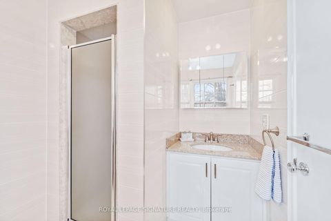 Photo 17 at 12 Feldbar Court, Willowdale East, Toronto