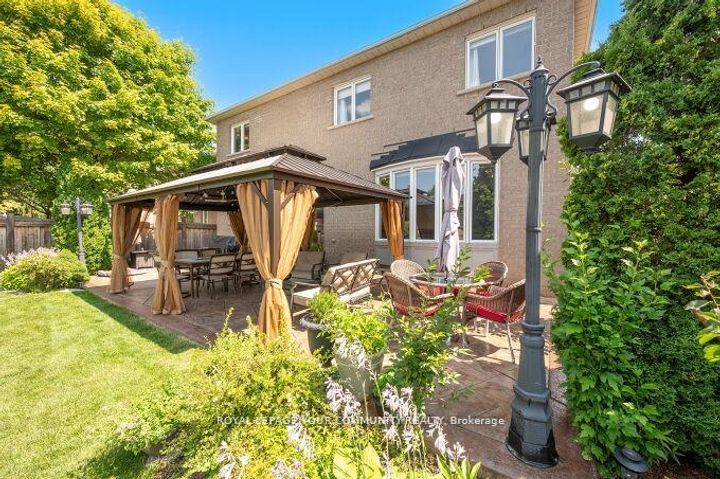 Photo 43 at 40 Barberry Crescent, Oak Ridges, Richmond Hill