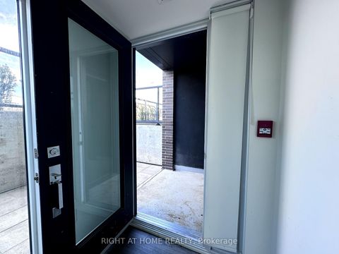 Photo 6 at 015 - 185 Deerfield Road, Central Newmarket, Newmarket