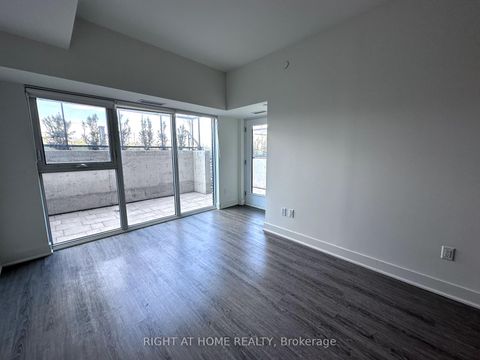 Photo 8 at 015 - 185 Deerfield Road, Central Newmarket, Newmarket