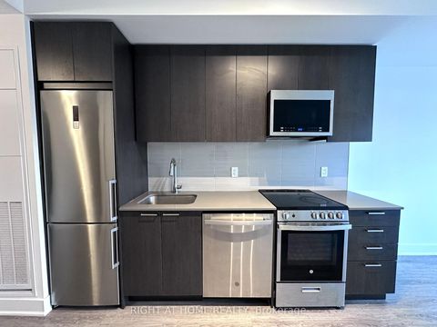 Photo 16 at 015 - 185 Deerfield Road, Central Newmarket, Newmarket