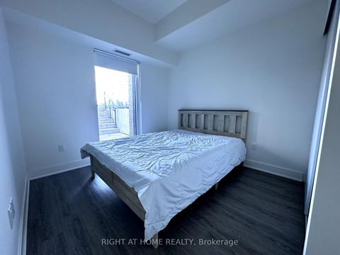 Photo 21 at 015 - 185 Deerfield Road, Central Newmarket, Newmarket