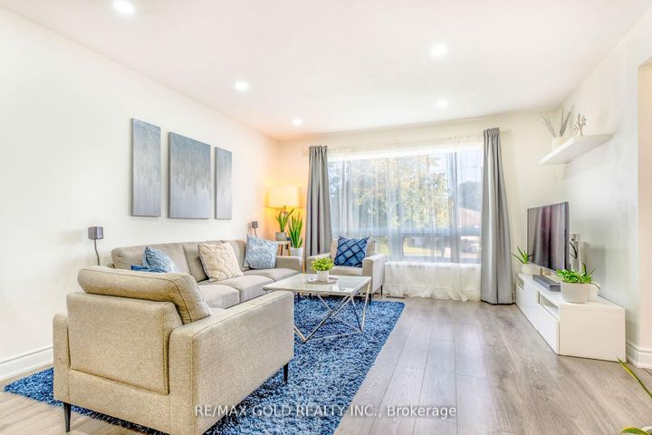 Photo 6 at 36 Garfield Crescent, Brampton North, Brampton